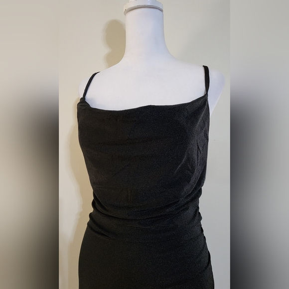 NWT 🔥Sexy🔥 Black Drape Neck Formal Maxi Dress With Back Lace Detail Size S - Picture 6 of 11